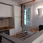 Maison Les Pieds Dans L'eau, Piscine Et A Pieds Feriehus *