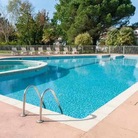Maison Les Pieds Dans L'eau, Piscine Et A Pieds Holiday home Moliets-et-Maa
